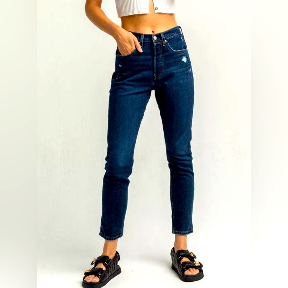 NWT Levi’s women’s 502 Original cropped high rise jeans size 32 Salsa Authentic